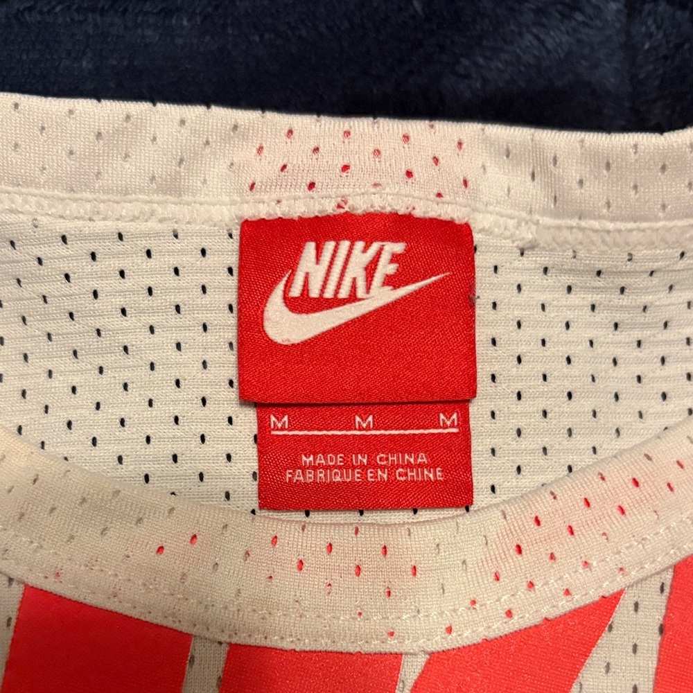Nike Women’s White Crop Top with Red and Blue Print - Picture 2 of 3